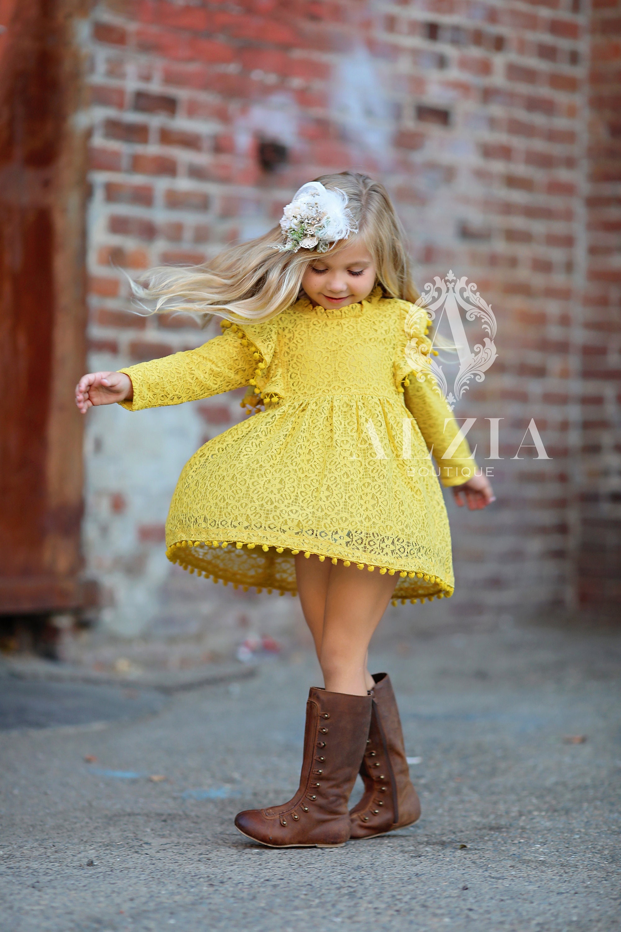 Senfgelbes Kleid für kleine Mädchen, Herbst Outfit für Kleinkind Mädchen,  Blumenmädchen Kleid