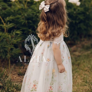 Robe de demoiselle d'honneur en tulle brodé floral blanc, robe de fille d'honneur en dentelle blanche, fille d'honneur Boho image 3