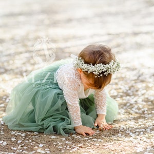 Robe vert sauge en dentelle pour bouquetières et bas en tulle image 10