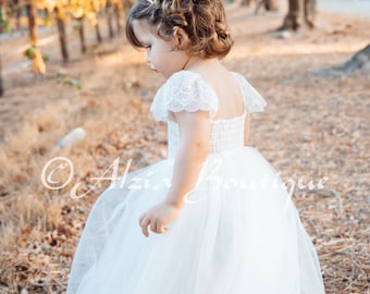 Robe de soirée blanche en tulle et dentelle