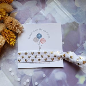 Elastisches Armband goldene Herzen auf Weiß - Hairtie Armschmuck. Kindergeburtstag Mitgebsel Gastgeschenk, Karte: Schön,dass du da warst.