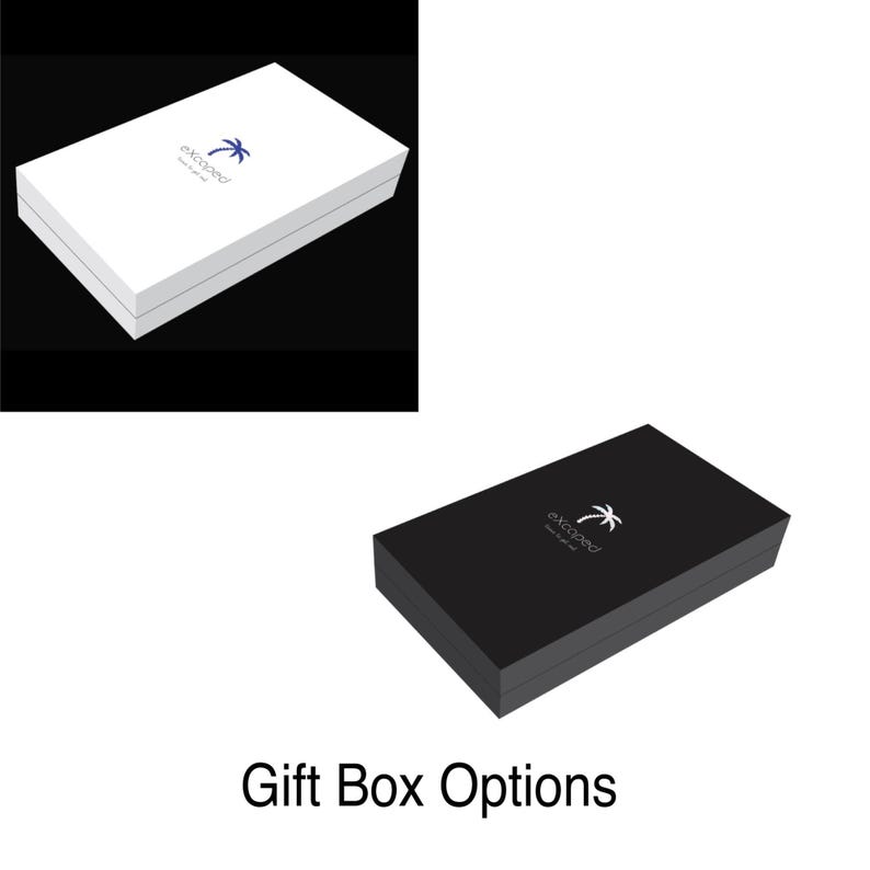 K&ouml;nnte beinhalten: Zwei Geschenkverpackungsoptionen f&uuml;r ein Produkt. Eine Schachtel ist wei&szlig; mit einem blauen Palmenbaum-Logo und dem Text "excoped" und die andere Schachtel ist schwarz mit einem wei&szlig;en Palmenbaum-Logo und dem Text "excoped".