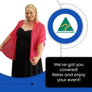 Puede incluir: Una mujer con un vestido negro y una chalina rosa se encuentra frente a un fondo azul y blanco. El fondo tambi&eacute;n presenta un c&iacute;rculo con un canguro verde en su interior y el texto "Australian Made". El texto "We've got you covered! Relax and enjoy your event!" tambi&eacute;n es visible en la imagen.