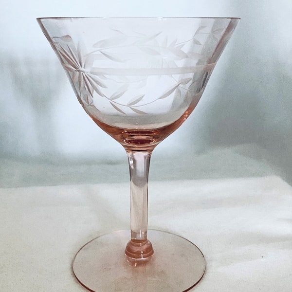 Collectible Vintage Mid-Century Modern Cut & Etched Daisy Pattern Pink / Peach Glass Champagne Goblet - Estate Item