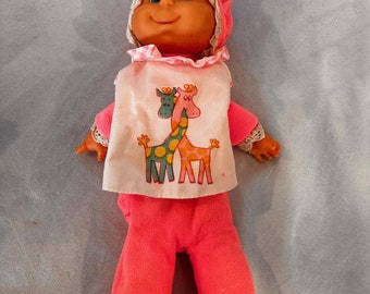 Bambola da collezione vintage 1970 MATTEL 12" rosa BEANIE BABY - Occhi azzurri e capelli biondi - Oggetto immobiliare