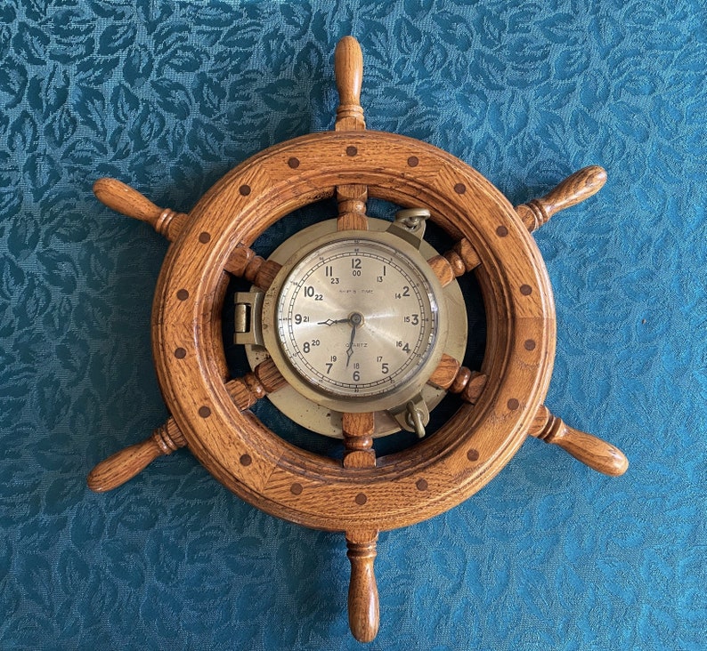 Collectible Vintage SHIP'S TIME Solid Oak Ship's Wheel & Brass Ship's Wall CLOCK Quartz Movement Estate Item image 1