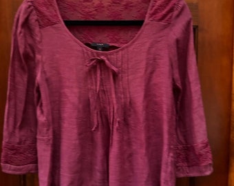 Vintage ANTHROPOLOGIE E HANGER M Burgundy Cotton Blend Woven Fabric Shirt /Top  / Blouse - Classic Tucks & Lace - M/Medium Womens