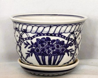 Vaso da fiori/vaso da fiori in ceramica floreale bianco e blu cobalto vintage da collezione con attaccato sotto il piatto - Oggetto immobiliare