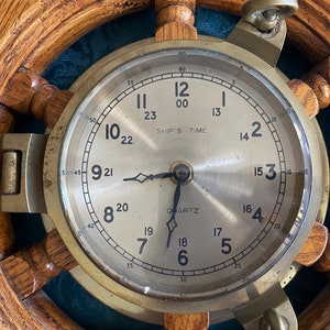 Collectible Vintage SHIP'S TIME Solid Oak Ship's Wheel & Brass Ship's Wall CLOCK Quartz Movement Estate Item image 2