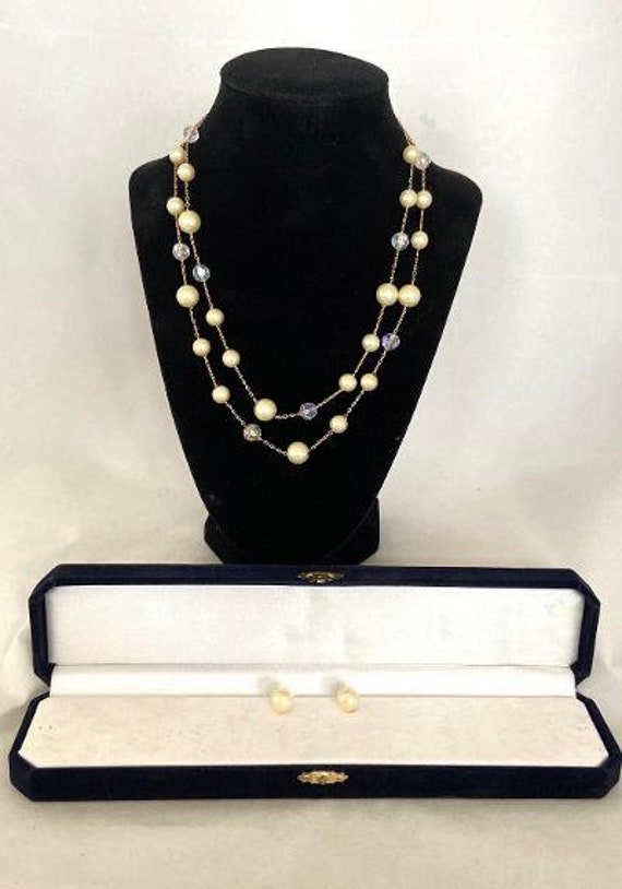 Vintage NEW In VELVET BOX Quality Cultured Pearl E