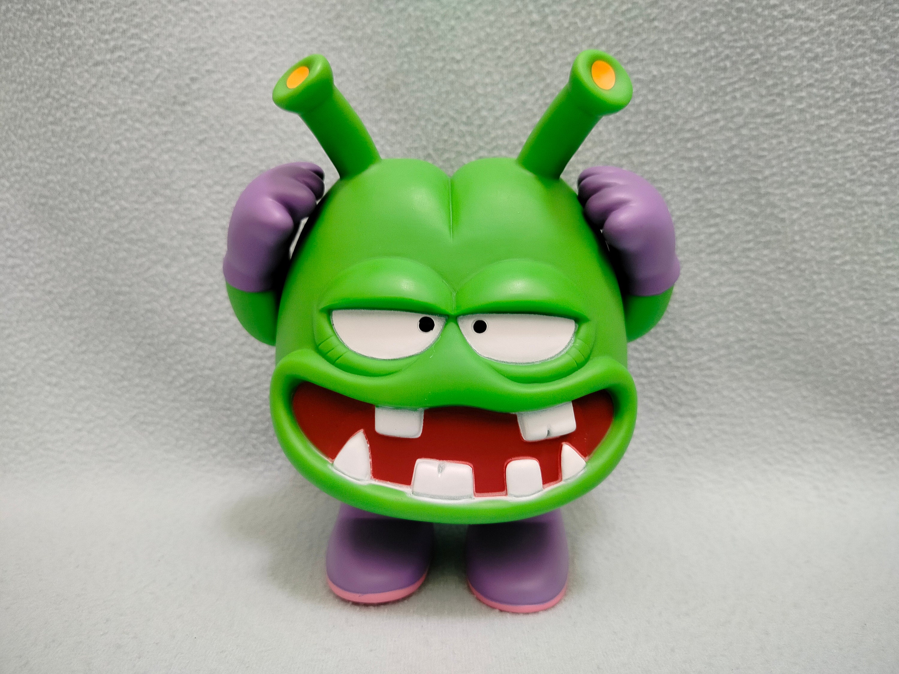 Dr. Slump King Nikochan Green & Servant Yellow Alien UFO Sofubi