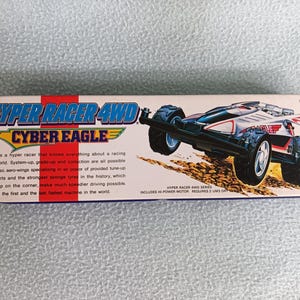 Vintage Bandai Hyper Racer 4WD Cyber Eagle blikken pennendoosje Retro-collectie met twee compartimenten New Old Stock Stationair