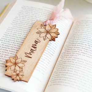Marcador de madera grabada del Día de la Madre / Marcador personalizado / Marcador grabado láser de mancha de madera hecho a mano / Regalo para amantes de los libros Regalo de ratón de biblioteca