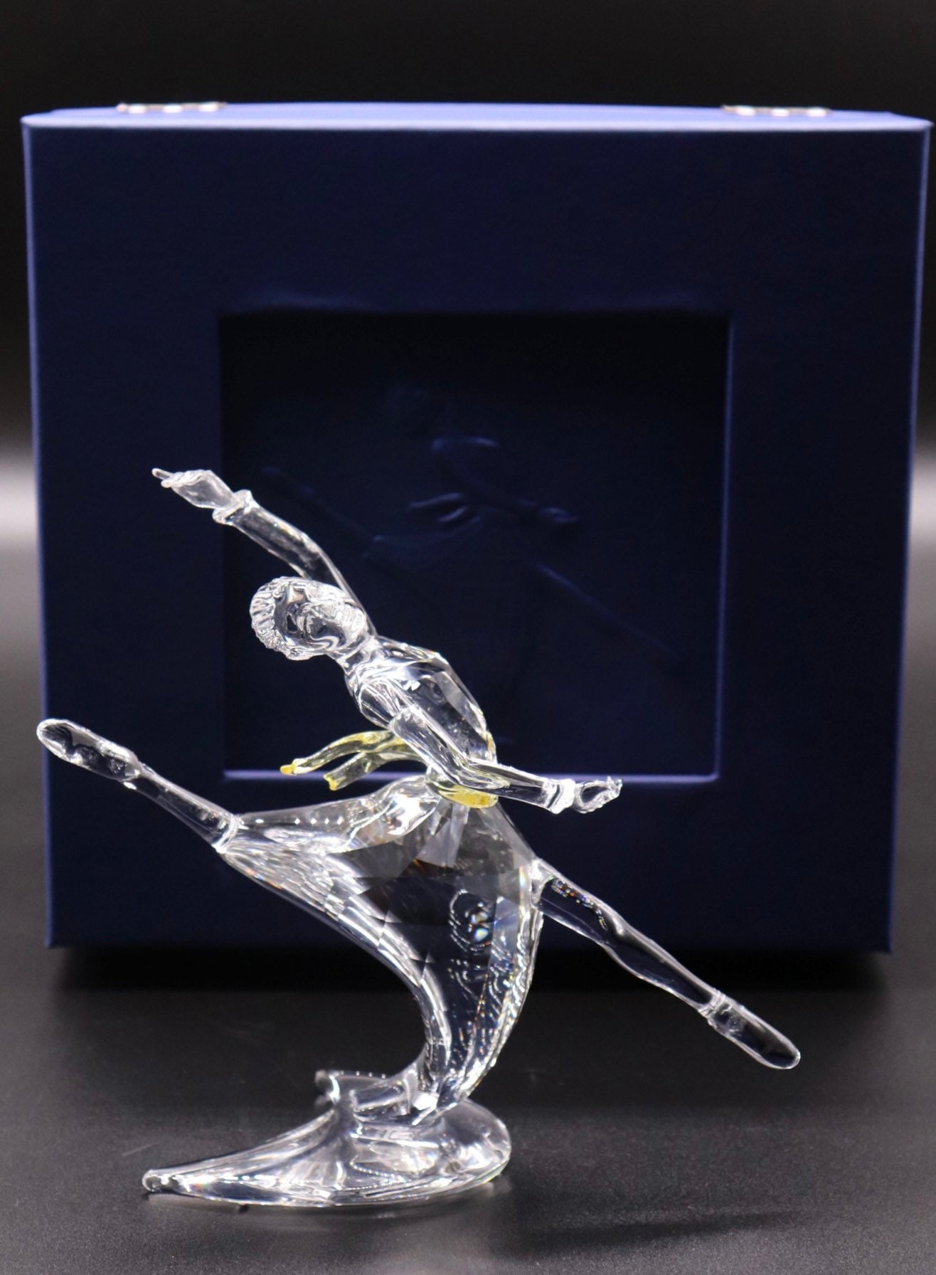 Swarovski Crystal Magic of Dance 2004 anna Figurine 