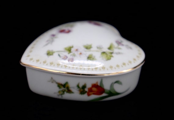 Wedgewood Bone China Mirabelle Pattern Trinket/Pi… - image 6