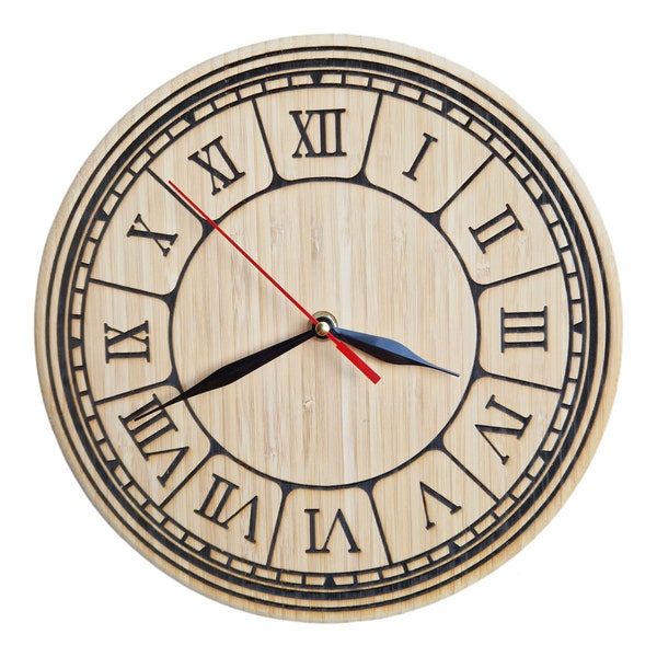 Horloge murale chiffres romains en bois massif.