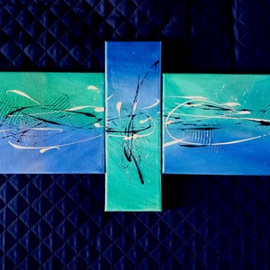 Peinture abstraite moderne triptyque couleur bleu/ turquoise/ blanc/ noir, moyen format image 1