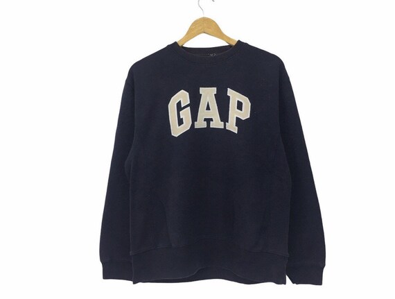 gap black jumper