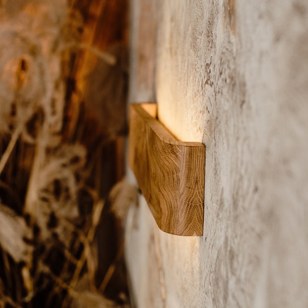 Handcrafted linear wall lamp of oak Nebula R Exclusive wooden wall lamp Wood sconce Linear Minimalist Bedside Lamp Home decor Ambient light