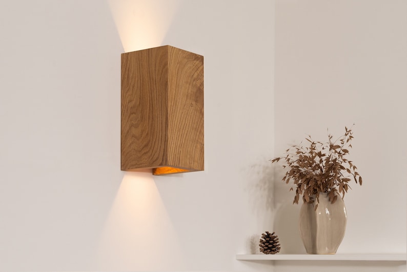 Handgefertigte Holzwandleuchte Aurora L, 25x12,5x12,5cm, Rustikale Wandlampe für Zuhause, Nachttischlampe, Nachttischlampe Bild 3