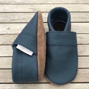 Leather slippers, plain crawling shoes (other color combinations also possible)