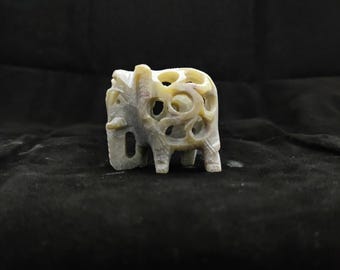 美しい白い大理石の象の置物5体セット。ギフト、装飾像、手彫りの像