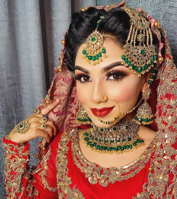 Bridal makeup on sale jewellery set