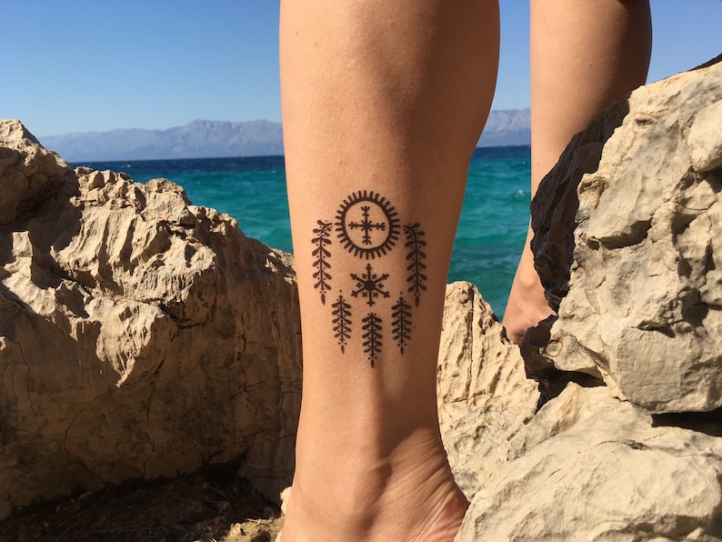 Traditionelle Kroatische Realistische temporäre Tattoos / Ornament