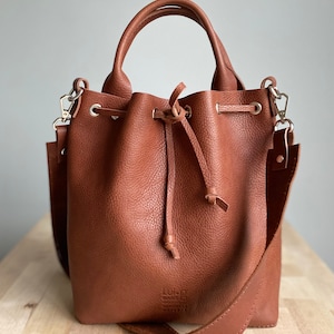 Handmade Leather Bucket Bag, Genuine Leather Handbag, Veg Tanned Italian Leather, Bucket Bag, Soft Leather Bag Bag+Long Strap