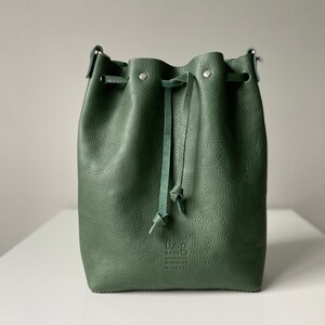 Green leather bucket best sale bag