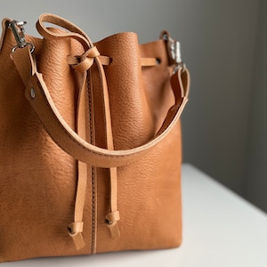 Natural Tan Bucket Bag, High Quality Veg Tanned Leather Handmade Bag, Italian Genuine Leather Handbag, Leather Bag image 6