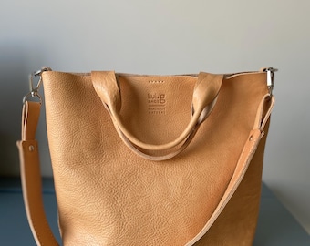 Handmade Veg Tanned Leather Tote Bag: Natural Italian Leather Handbag