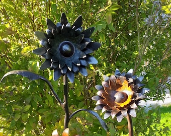 Wrought iron daisy flower
