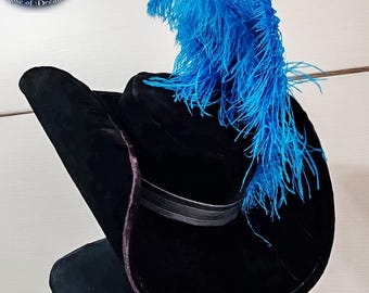 Musketeer Hat Handmade in Felt | Luxury Hat with Real Feather for Cosplay, LARP & Themed Events
