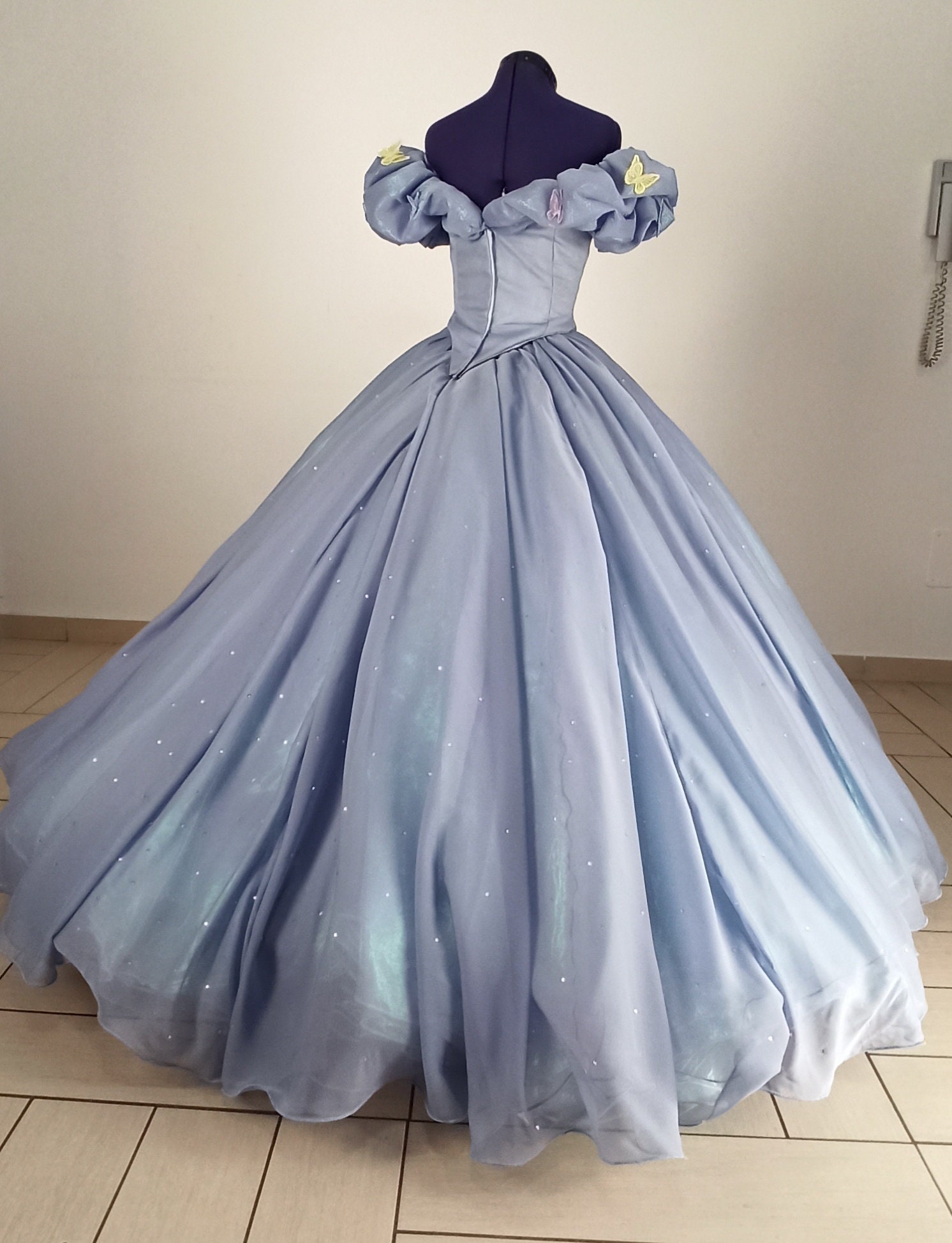 シンデレラ実写版2015ドレスレプリカ映画に忠実なプロ仕様コスプレ