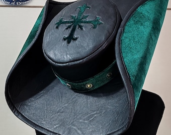 Musketeer Hat Handmade in Premium Vegan Leather | Luxury Hat with Real Feather for Cosplay LARP and Themed Events