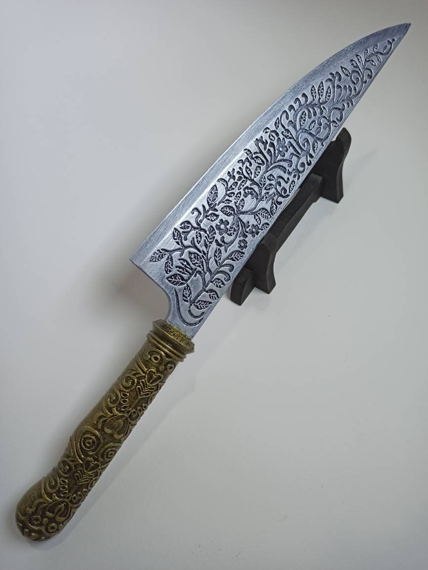 アリスマッドネスリターンズ 18インチ ヴォーパルナイフ レプリカ 鍛冶屋が｢アリス マッドネス リターンズ｣のヴォーパルナイフを