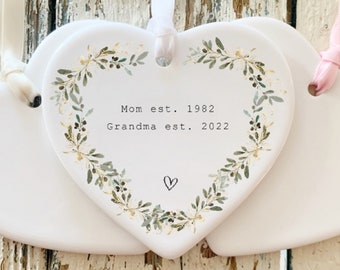 Grandma Gift / Grandma Ornament / Pregnancy Announcement / New Grandma / Personalized Gift For Grandma / Grandma Christmas Ornament Promoted