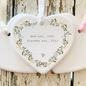 Grandma Gift / Grandma Ornament / Pregnancy Announcement / New Grandma / Personalized Gift For Grandma / Grandma Christmas Ornament Promoted