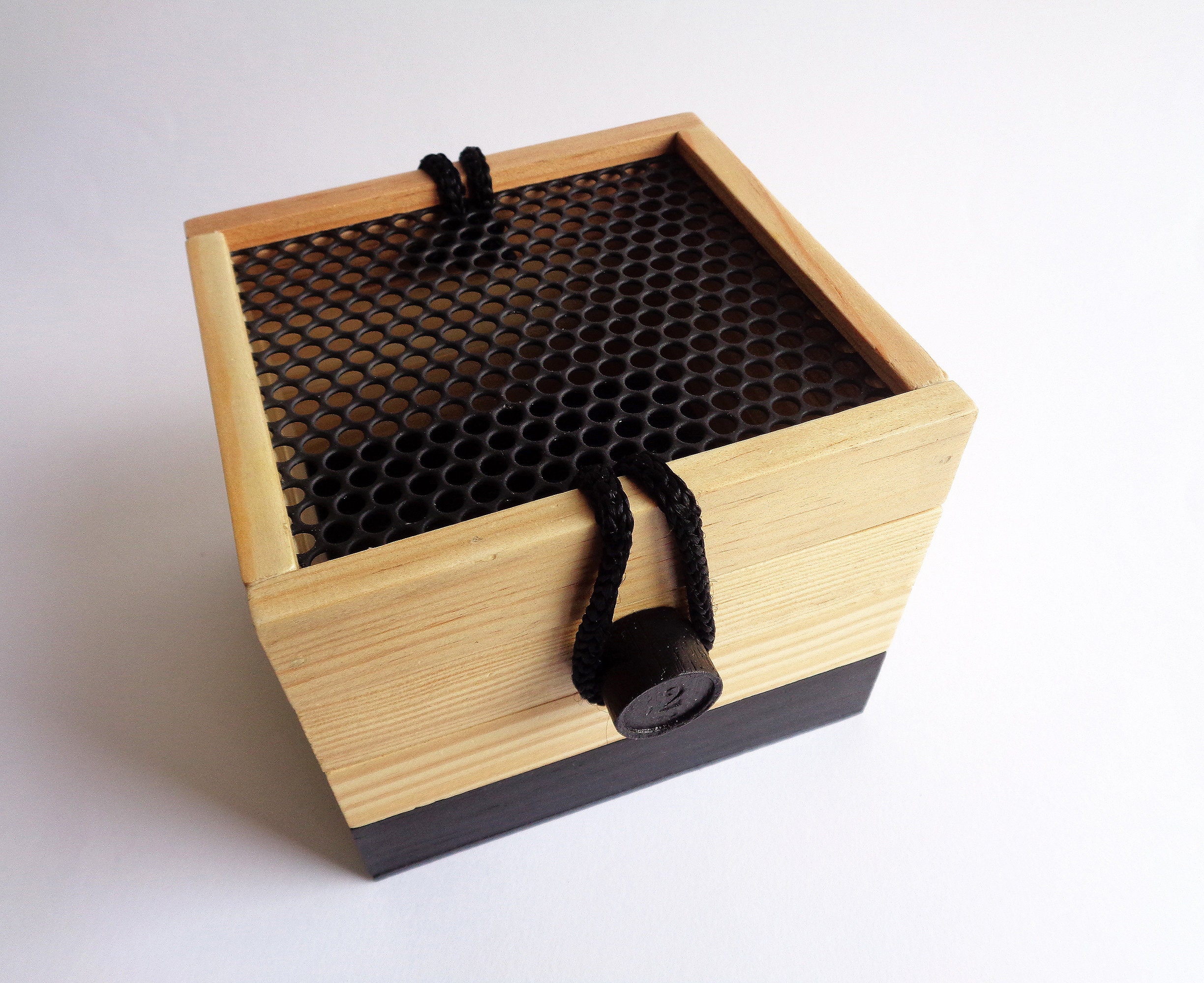 Caja de almacenamiento hecha de madera y metal reciclados. | Etsy