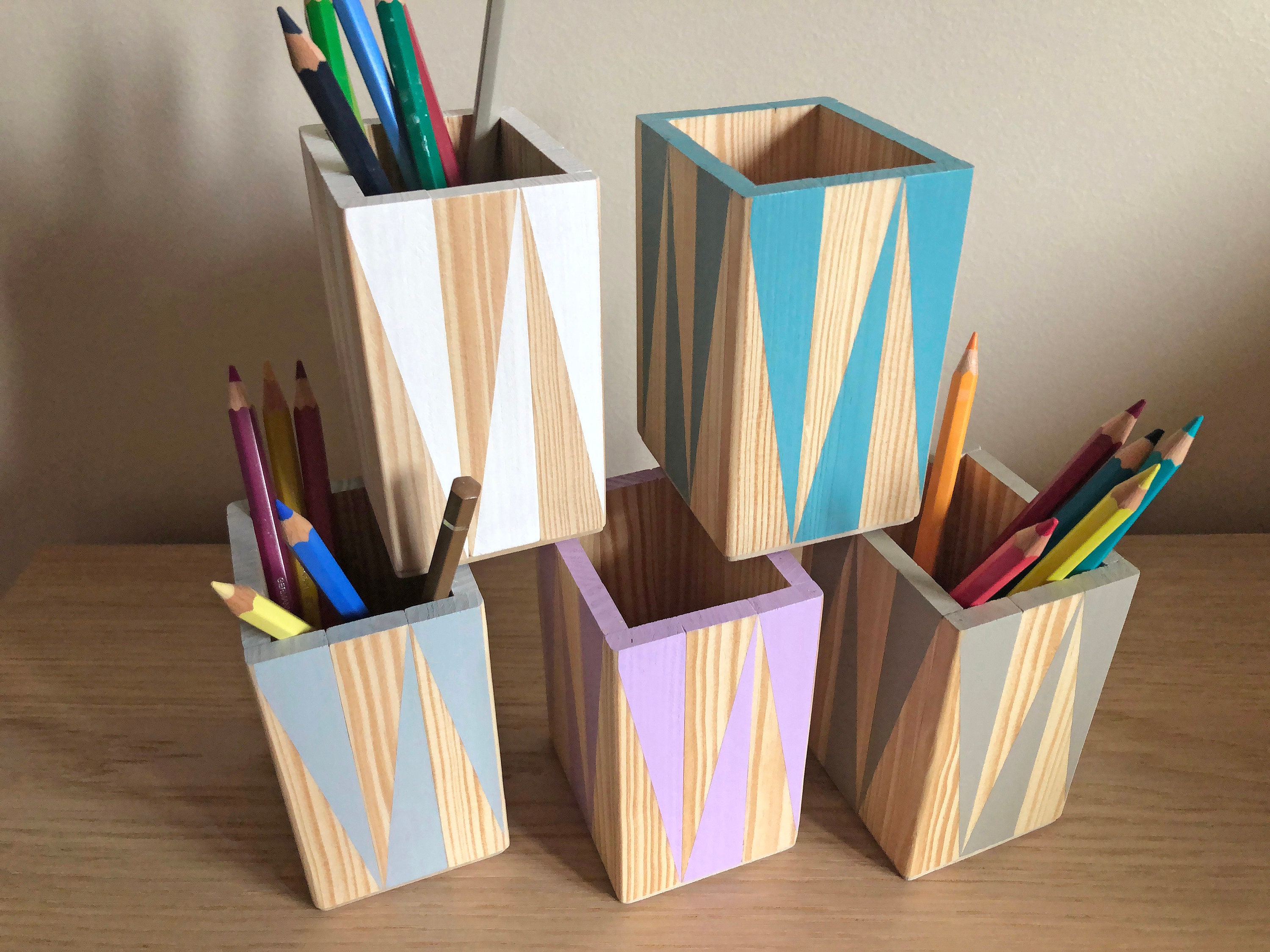 Pot à Crayons ou Pinceaux Rectangle en Bois Recyclé Motif Géométrique. Accessoire de Bureau. Organis