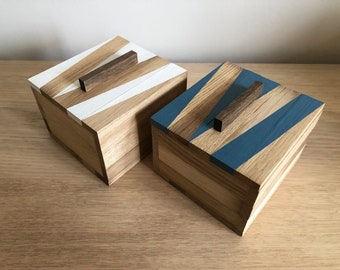 Boîte en bois motif géométrique. Boîte de rangement avec couvercle.