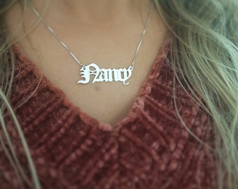collier prenom ecriture gothique collier prenom ecriture gothique