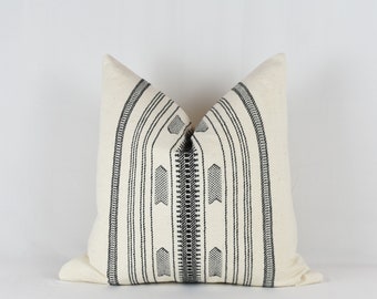 Greta - Woven Cotton Arrow Pillow Cover
