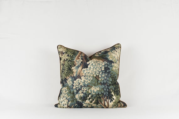 Botanical Tapestry Pillow Cover: Velvet Piping, Forest Print