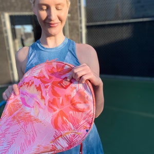 Bolsa para raquetas de tenis Tropical Red Bird: Funda de diseño en rosa y coral