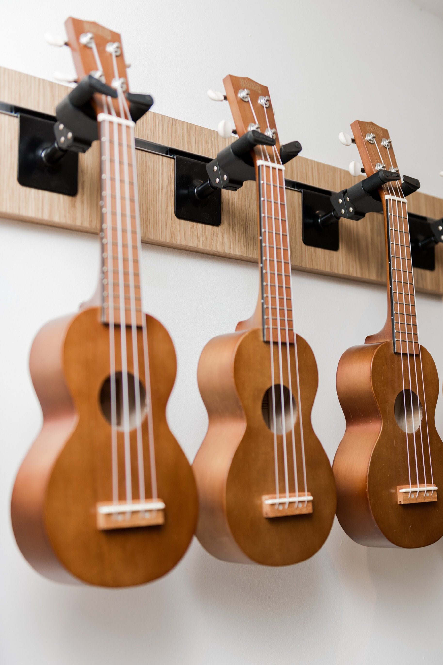 Hercules ukulele 2024 wall hanger