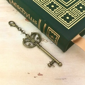 Art Nouveau Keychain Charm, Victorian Purse, Skeleton Key, Gift, Steampunk, Vintage Antique Style, Zipper Pull, Keychain Charm Clip Clasp