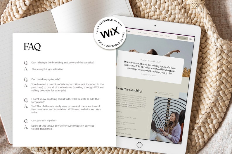 Puede incluir: Una tableta digital muestra un sitio web con el texto "One on One Coaching" y una secci&oacute;n de preguntas frecuentes. Las preguntas frecuentes incluyen preguntas sobre marca, suscripciones a Wix y edici&oacute;n de plantillas. La tableta est&aacute; sobre una superficie tejida.