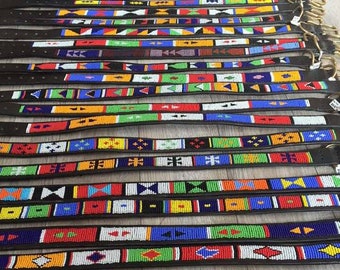 Handgefertigtes Leder Hundehalsband, Afrikanische Masai Perlenhalsband